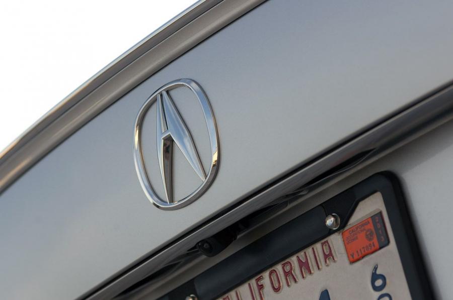 Логотип Acura ILX Hybrid (DE) 2012 года  (фото 22 из 60)